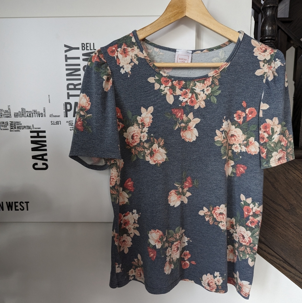 Floral short sleeve puff sleeve t-shirt